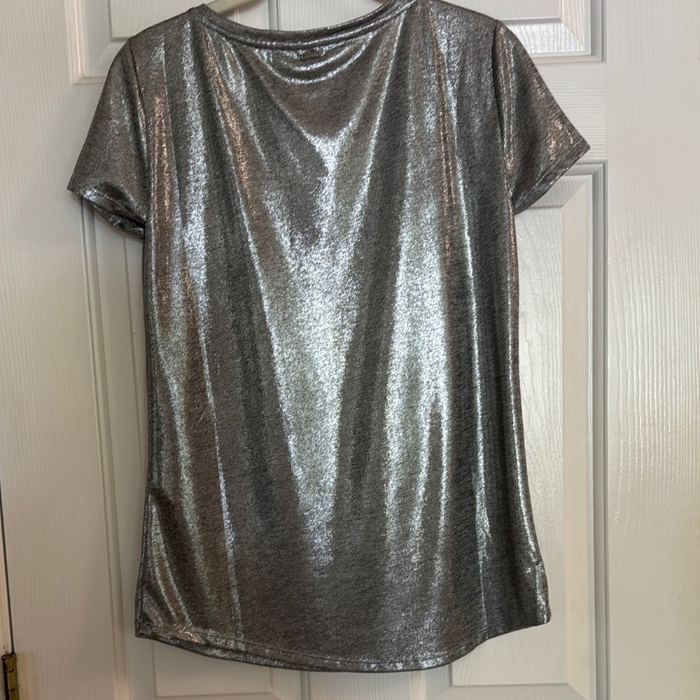 Silver Metallic V-Neck Top - Picture 3 of 3